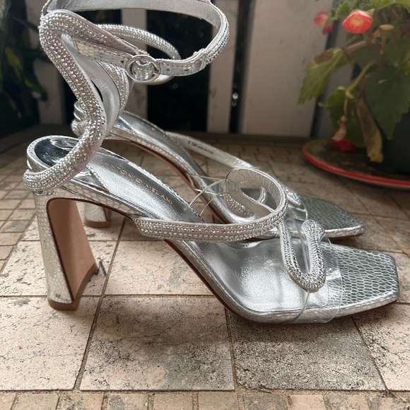 Antonio Melani Silver Crystal Embellished Heels sz 9.5 nwob - Picture 3 of 4